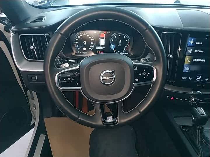 Volvo XC60 2020 T 5 4 WD — фото 11