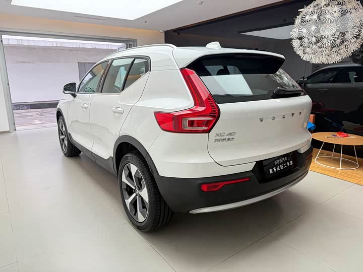 Volvo XC40 2025 B 4 WD — фото 13