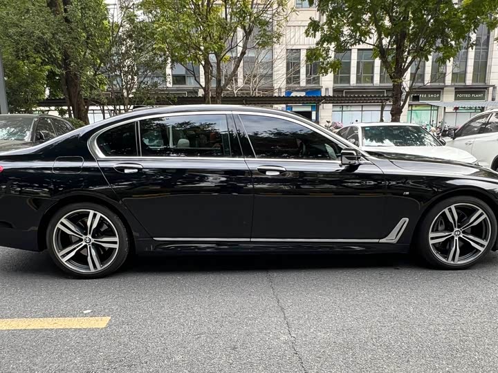 BMW 7-Series 2018 740 Li Leading M — фото 12