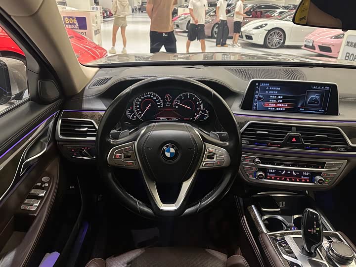BMW 7 Series 740Li продвинутая — фото 4