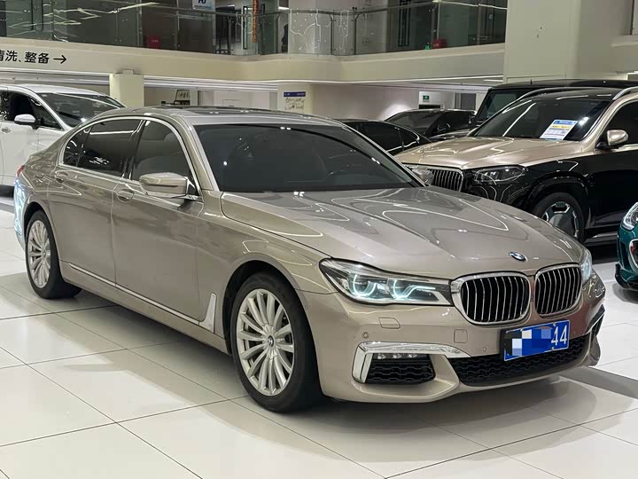 BMW 7 Series 740Li продвинутая — фото 2