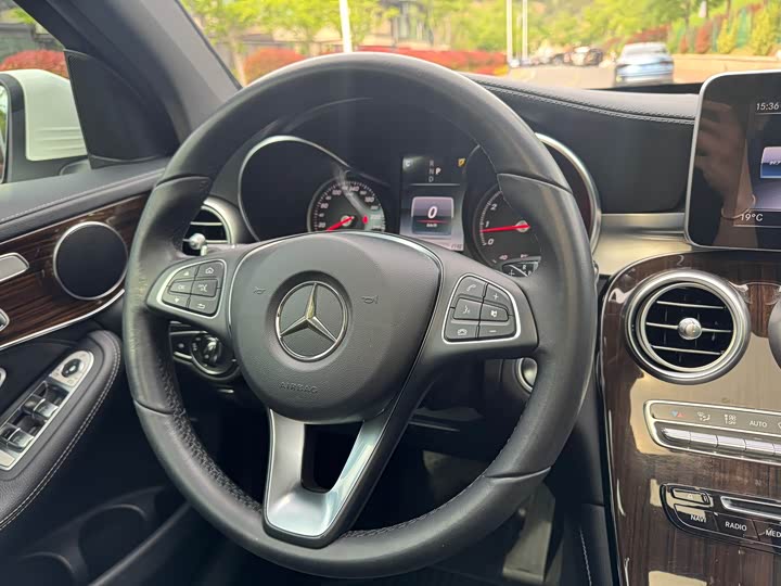 Mercedes-Benz GLC 2018 GLC 260 4 MATIC — фото 10