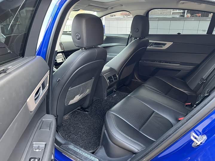 Jaguar XEL 2019 2.0 T 250 PS — фото 6
