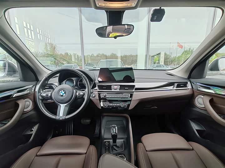 BMW X1 2022 s Drive 25 Li Leading — фото 7