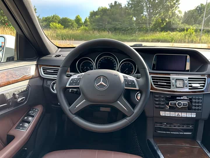 Mercedes-Benz E-Class E 320 L 4MATIC — фото 18