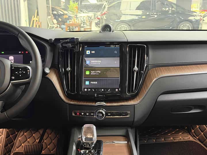 Volvo XC60 2024 B 5 4 WD — фото 6