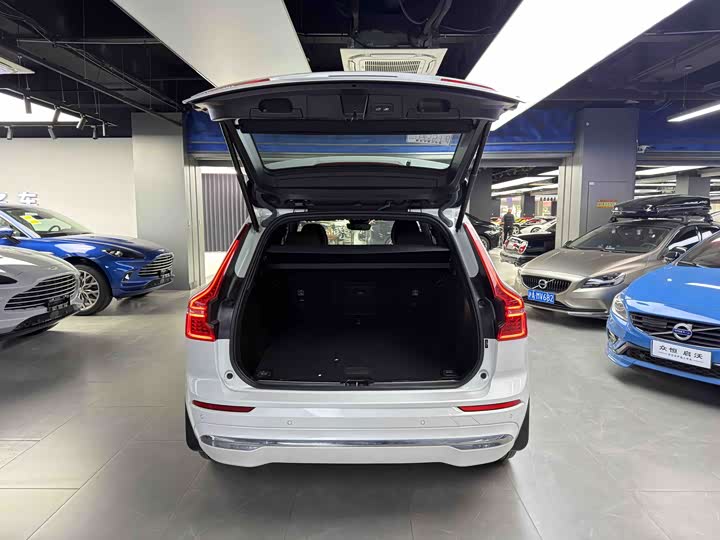 Volvo XC60 2024 B 5 4 WD — фото 18