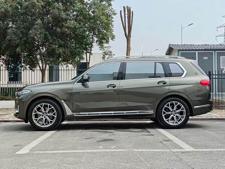 BMW X7 2020 x Drive 40i — фото 3
