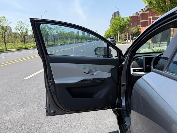 Changan UNI-T 2023 1.5 T Premium — фото 4