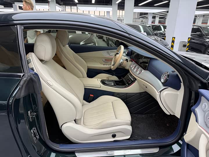 Mercedes-Benz E-Class E 260 — фото 10