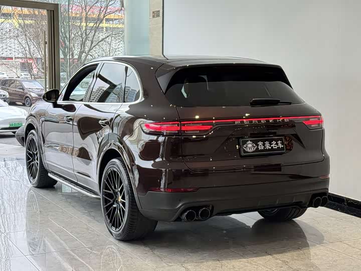 Porsche Cayenne 2018 Cayenne 3.0 T — фото 17