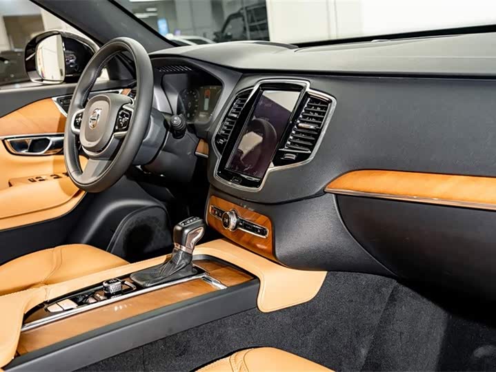 Volvo XC90 2018 T 6 7 — фото 20