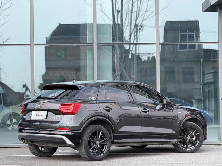 Audi Q2L 2021 35 TFSI — фото 5