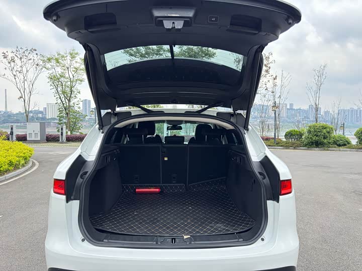 Jaguar F-PACE 2016 3.0 SC 4 WDR-Sport — фото 17