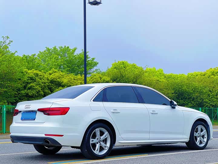Audi A4L 40 TFSI стиль — фото 14