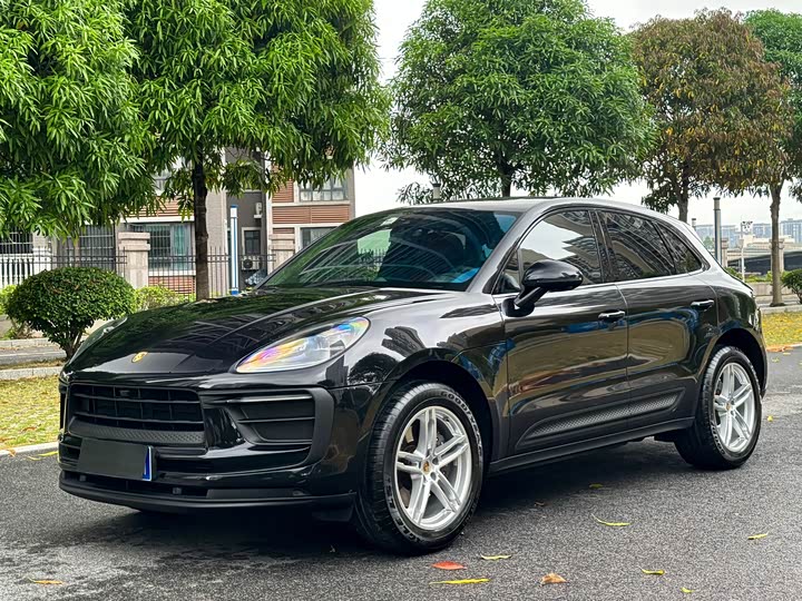 Porsche Macan 2023 Macan 2.0 T — фото 1