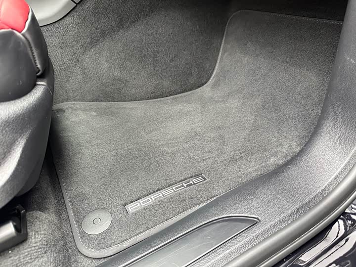 Porsche Macan 2023 Macan 2.0 T — фото 37