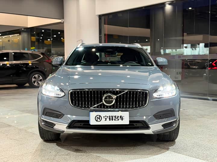 Volvo V90 2022 Cross Country B 5 AWD — фото 2
