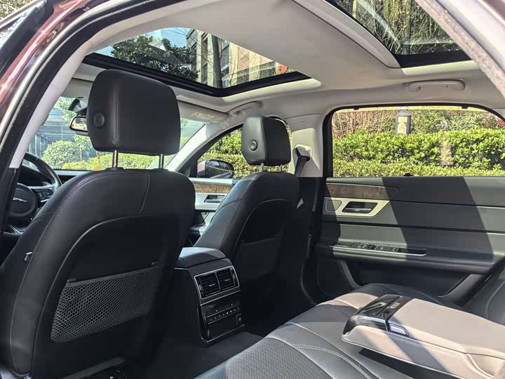 Jaguar XFL 2020 XFL 2.0 T P 250 2 WD — фото 7