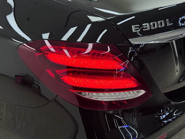 Mercedes-Benz E-Class 2020 E 300 L Luxury — фото 8