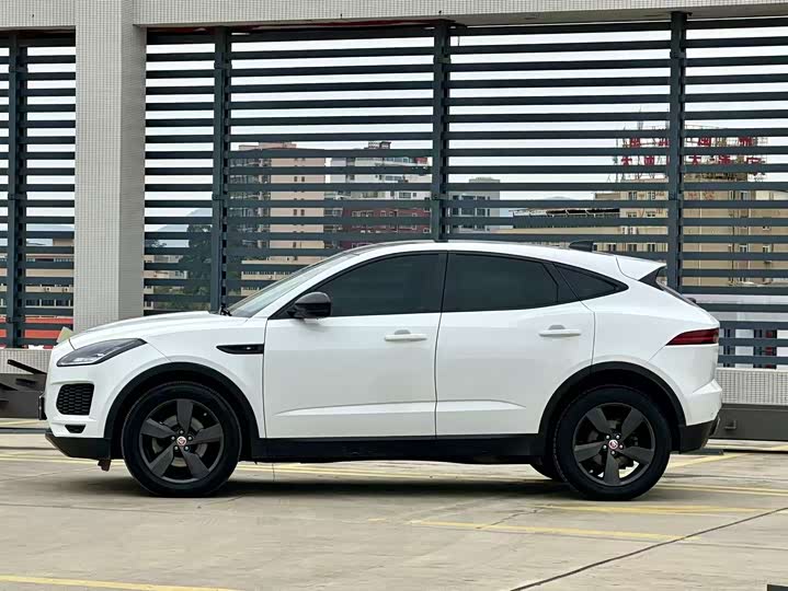 Jaguar E-PACE 2018 P 200 S V — фото 8