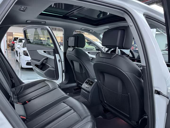 Audi A4L 40 TFSI люкс-динамик — фото 13