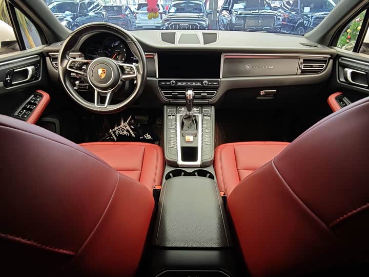 Porsche Macan 2020 Macan 2.0 T — фото 5