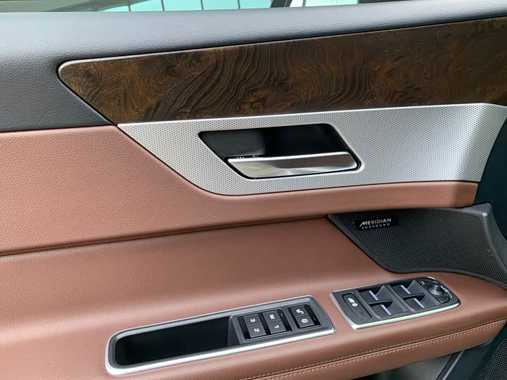 Jaguar XFL 2018 XFL 2.0 T 250 PS — фото 15