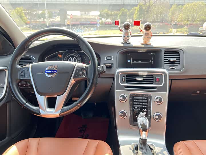 Volvo S60 2015 S 60 L 2.0 T — фото 9