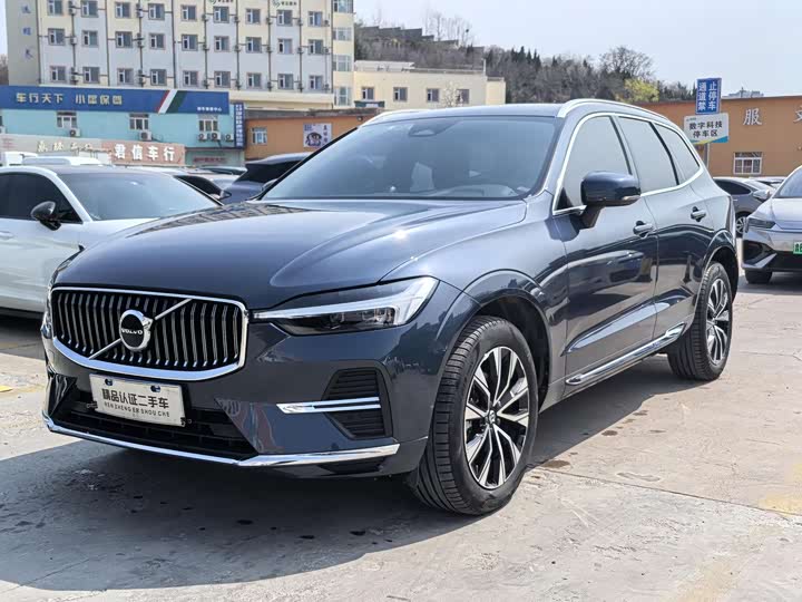 Volvo XC60 2023 B 5 4 WD — фото 1