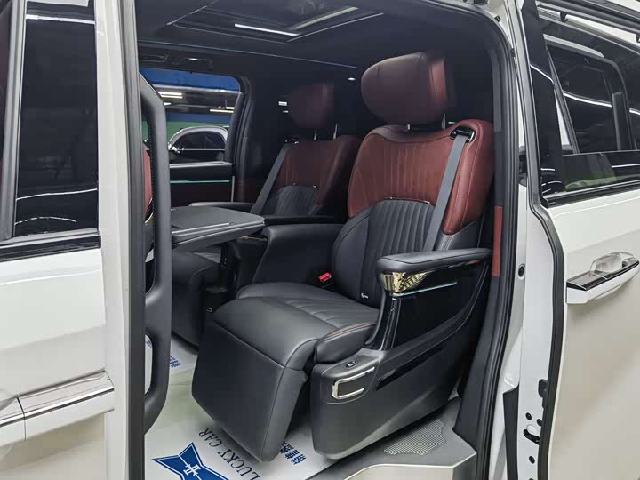 Trumpchi M8 2025 Hybrid — фото 10