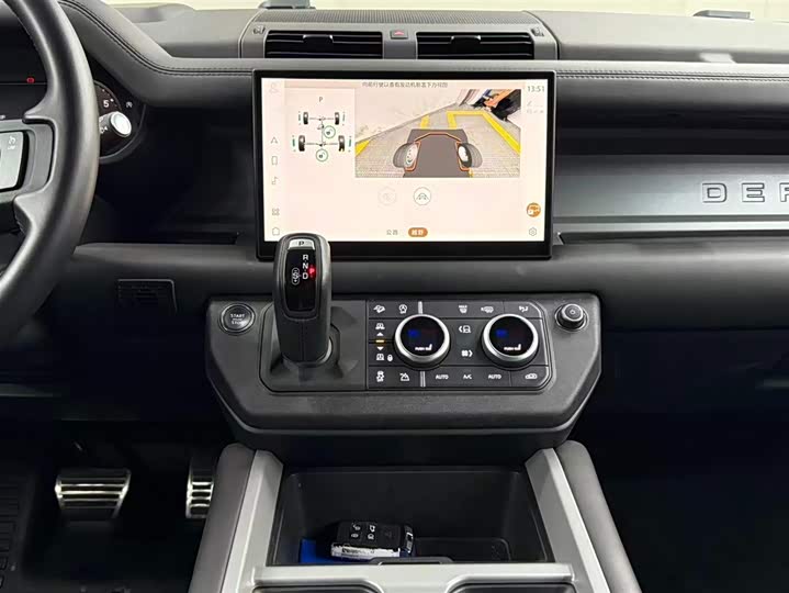 Land Rover Defender — фото 13
