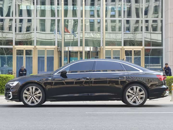 Audi A6L 2024 45 TFSI — фото 2
