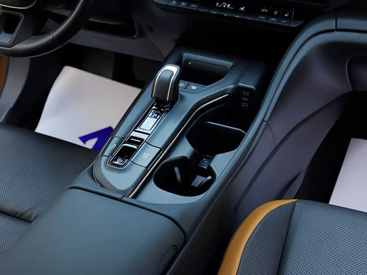 Toyota Sport 2023 2.4 T Sport Cross HEV 4 WD — фото 21