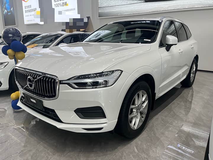 Volvo XC60 2019 T 5 4 WD VI — фото 1