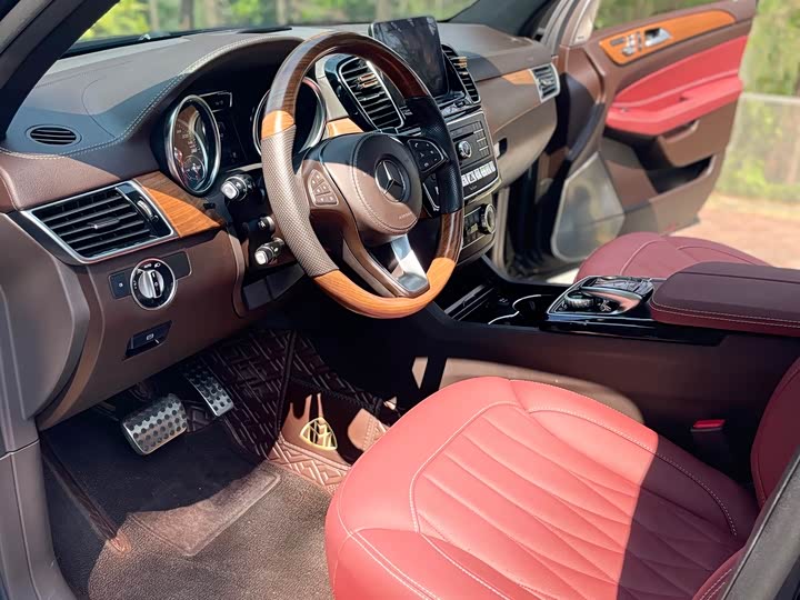 Mercedes-Benz GLS 2018 GLS 320 4 MATIC — фото 23