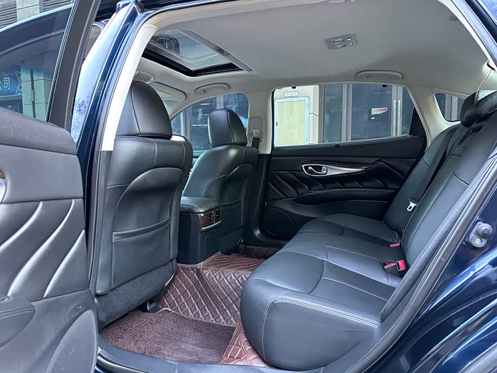 Infiniti Q70 2019 Q 70 L 2.0 T — фото 10