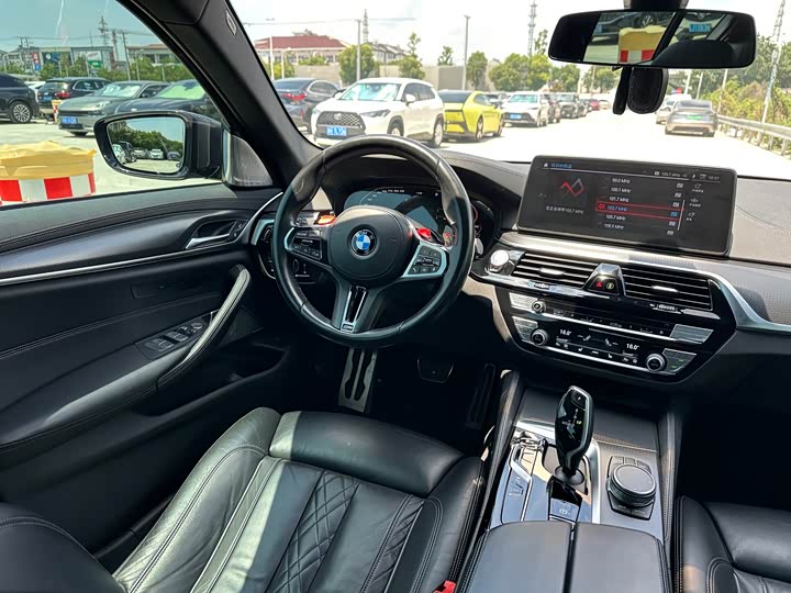 BMW 5 Series рестайлинг 540i M спортпакет — фото 14