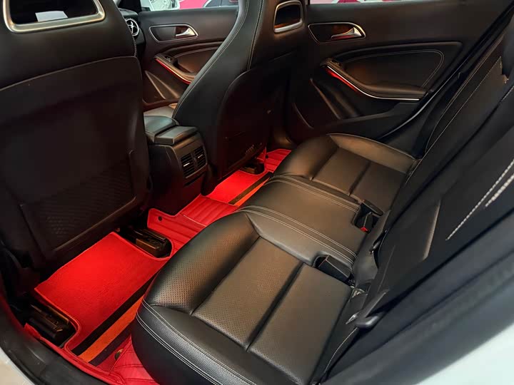 Mercedes-Benz GLA 200 стиль — фото 8