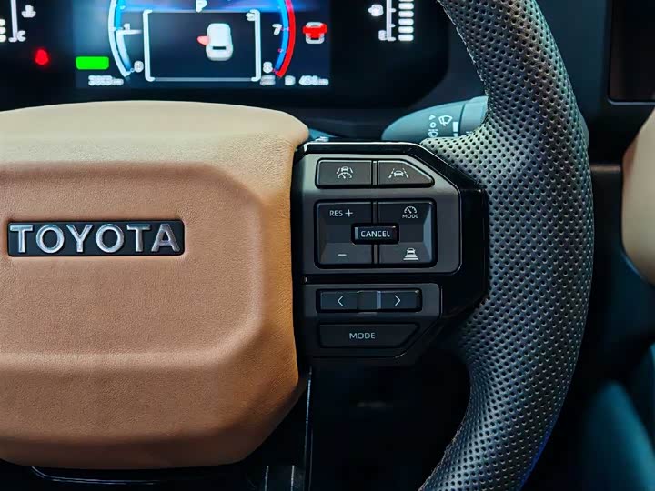 Toyota Prado — фото 23