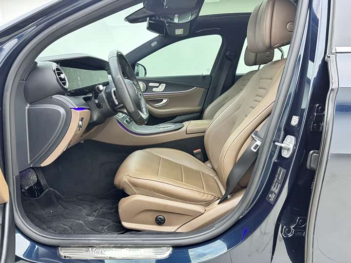 Mercedes-Benz E-Class 2023 E 300 L Luxury — фото 8