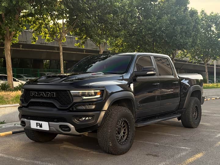 RAM Trucks 2022 6.2 T TRX — фото 6