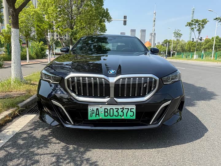 BMW i 5 2024 e Drive 35 L M — фото 2