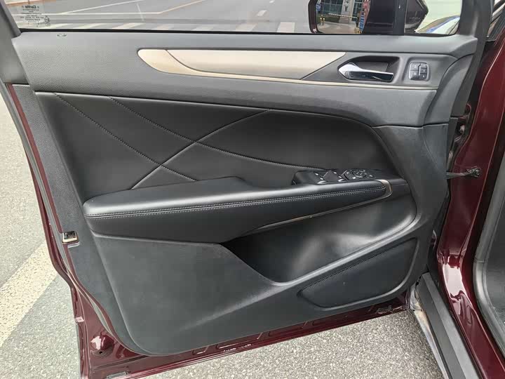 Lincoln MKC 2017 2.0 T 2 WD — фото 24