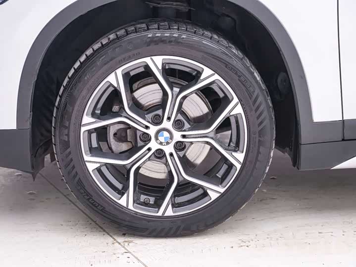 BMW X1 2020 s Drive 20 Li — фото 9