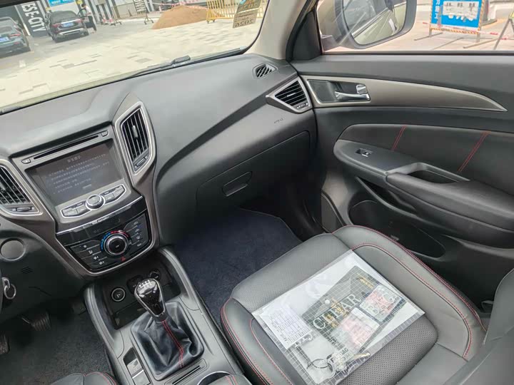 Changan CS75 2014 2.0 L MTLuxury V — фото 13