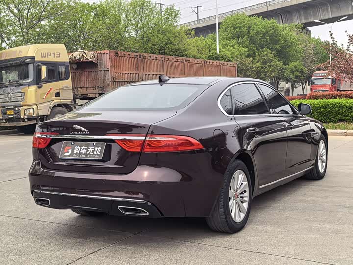 Jaguar XFL 2017 XFL 2.0 T 240 PS — фото 16