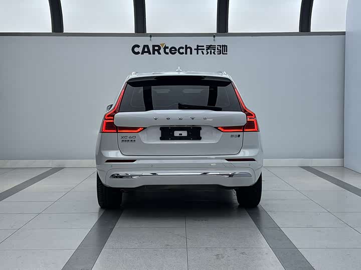 Volvo XC60 2023 B 5 4 WD — фото 5