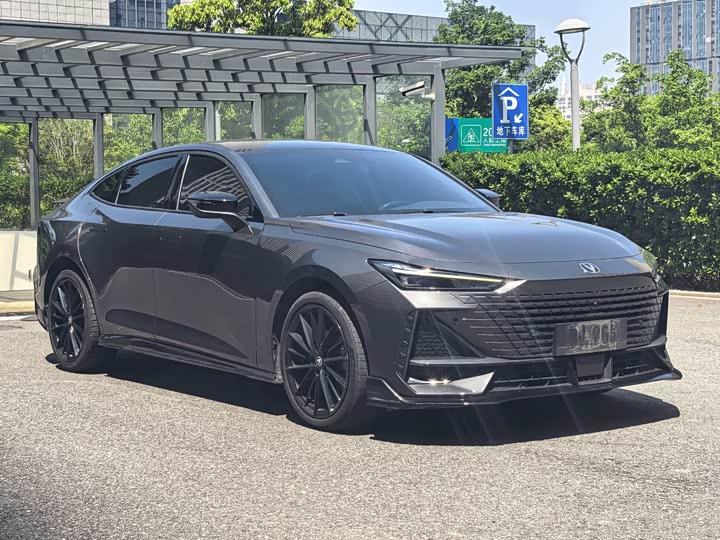 Changan UNI-V 2023 1.5 T — фото 3