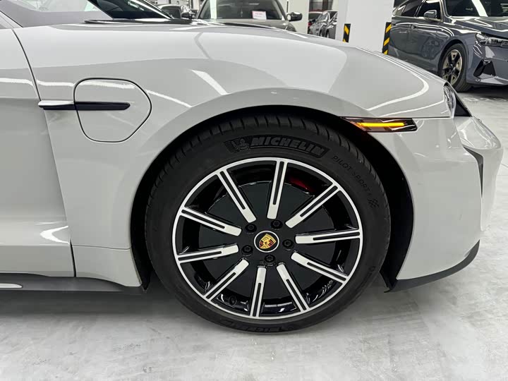Porsche Taycan 2019 Taycan 4 S — фото 13